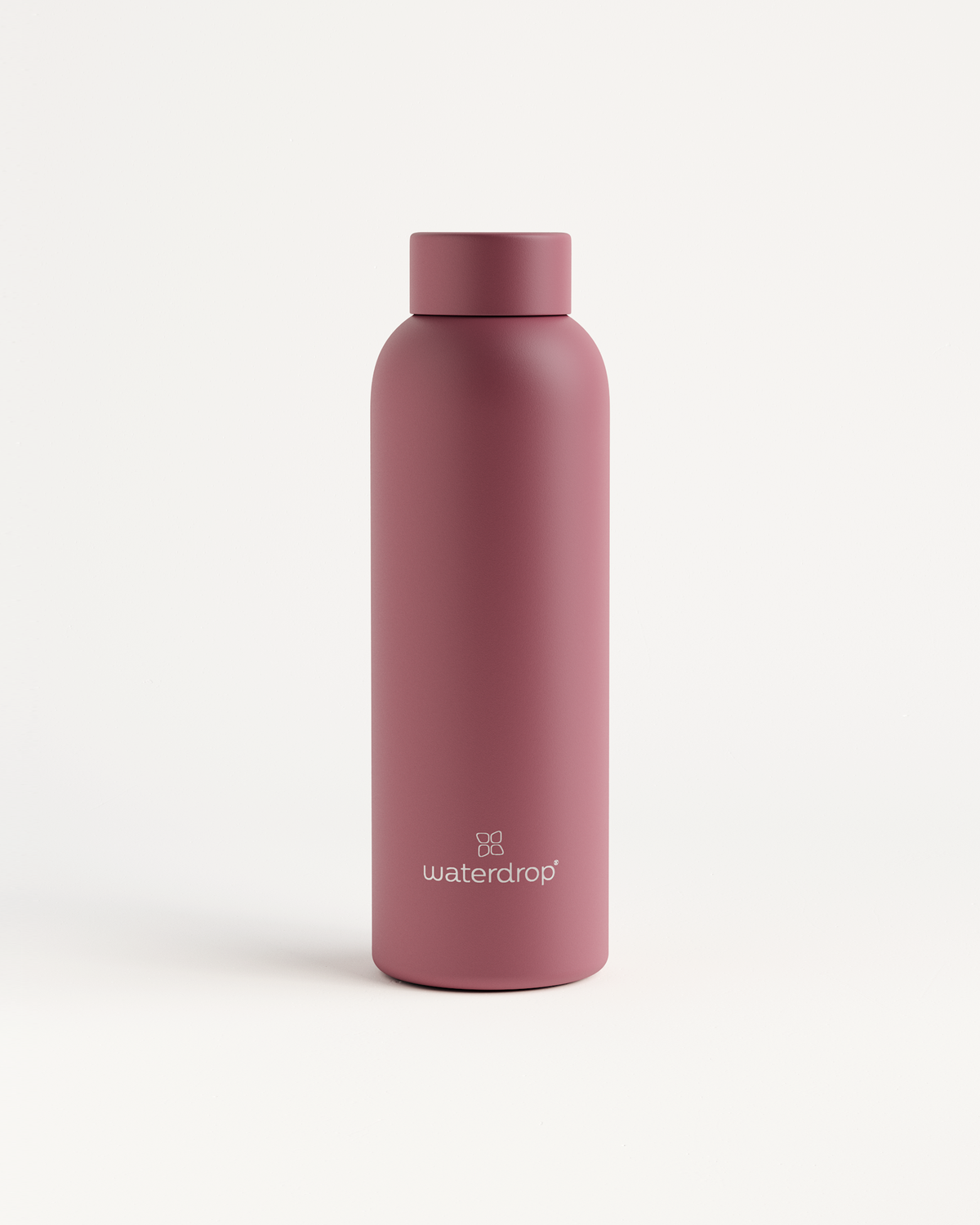 Close-up of the Classic Thermo Steel bottle, showcasing its cylindrical shape, ideal for maintaining drink temperatures, available in 400ml, 600ml, or 1L sizes.