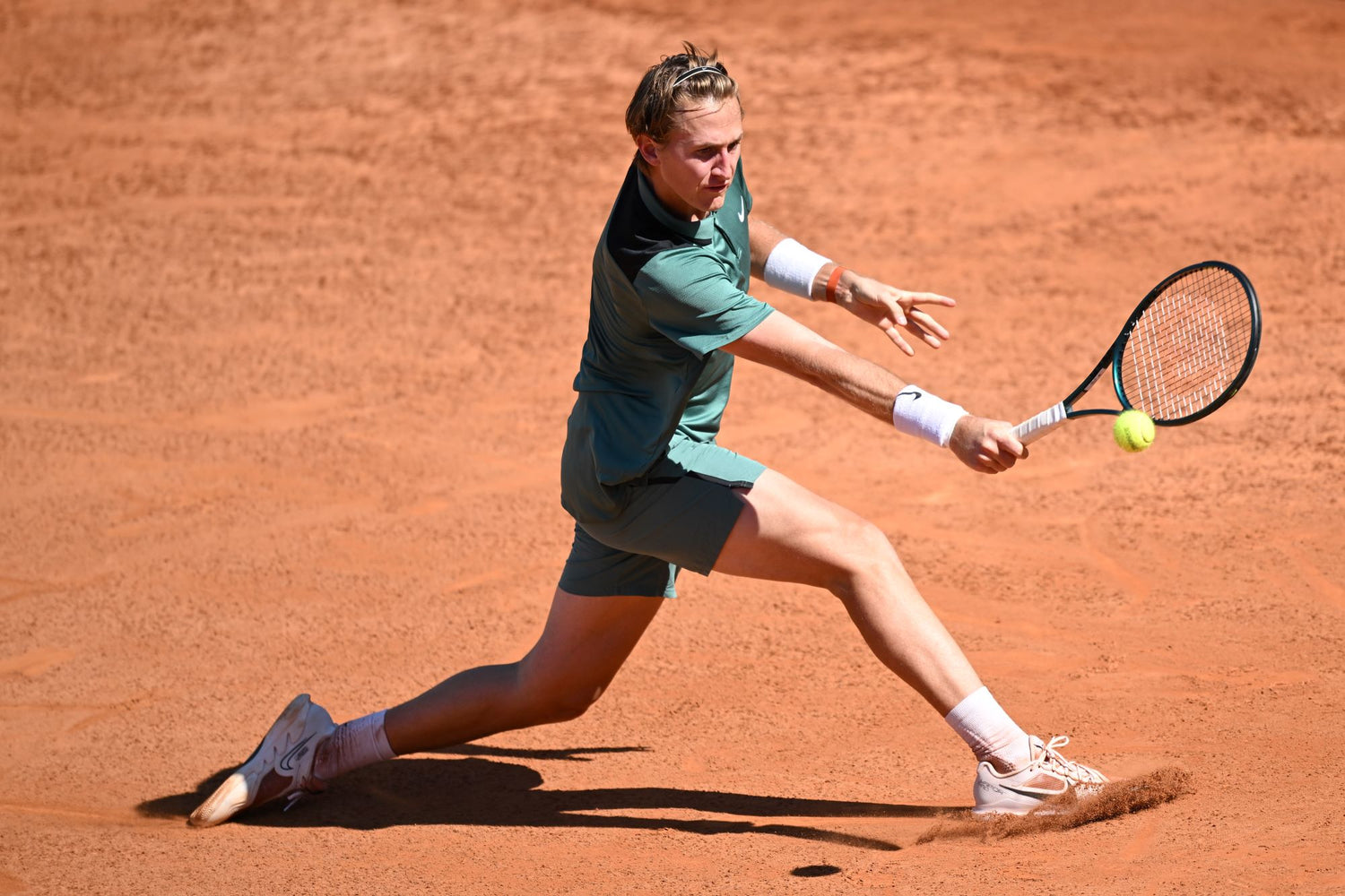 Tennis athlete Sebastian Korda on the tennis court