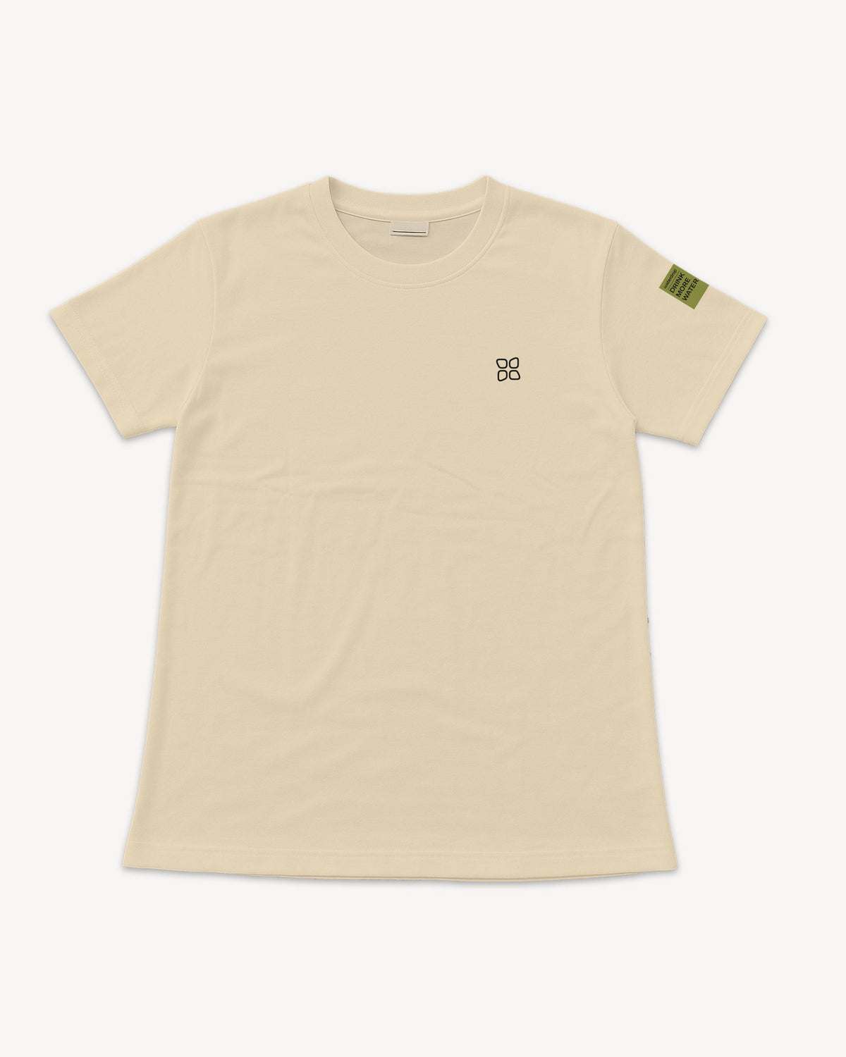T-shirt off-white with logo design.
