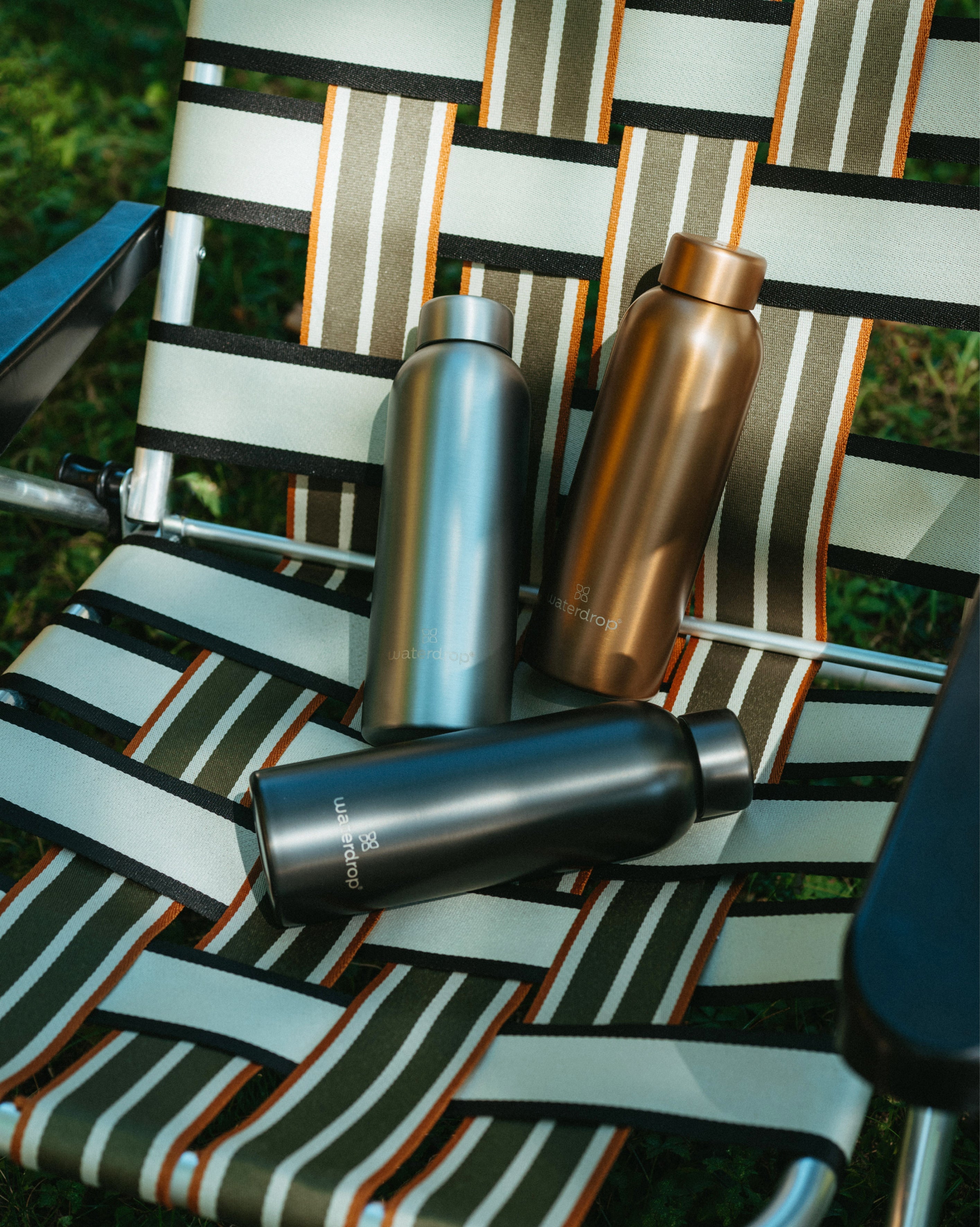 Insulating stainless steel drinking bottle | waterdrop®